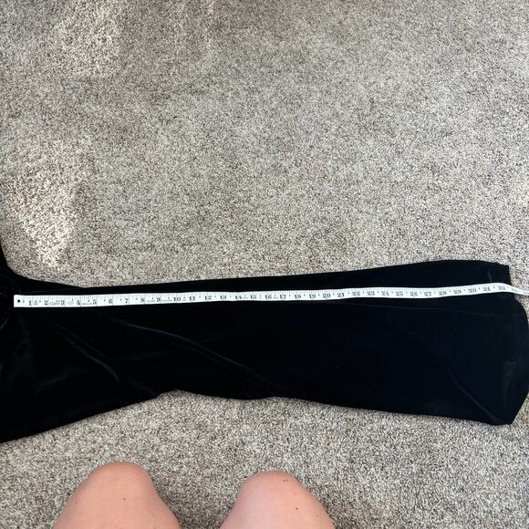 Lulus Thinking Out Loud Velvet Jumpsuit Sz M Black Formal Velour Halter Neck - Picture 9 of 9